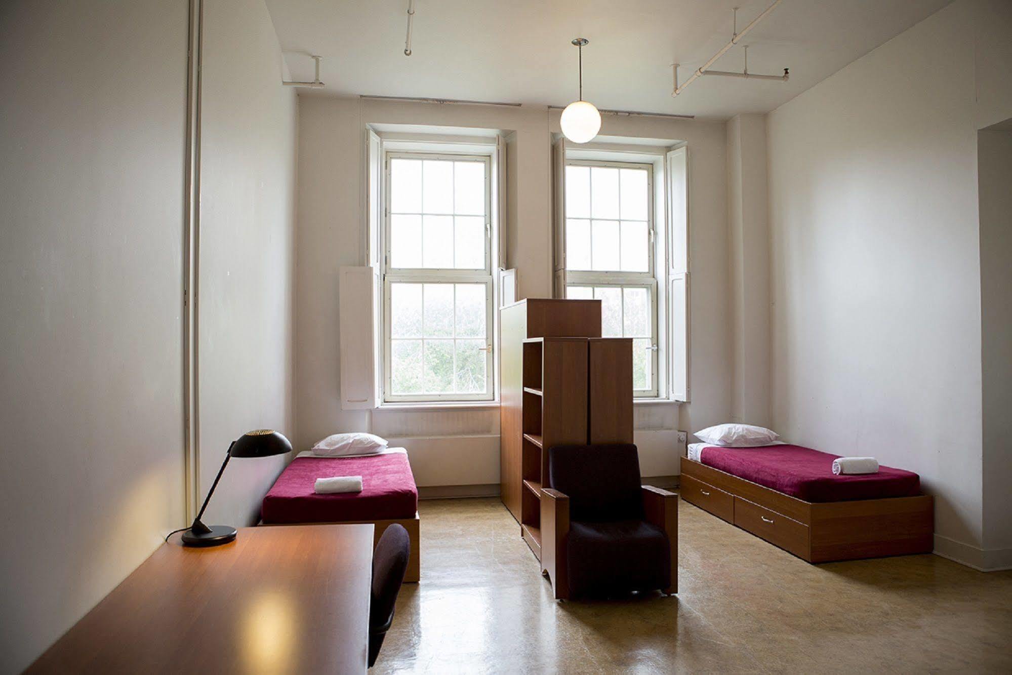 The Grey Nuns Residence By Concordia University Montreal Exterior photo